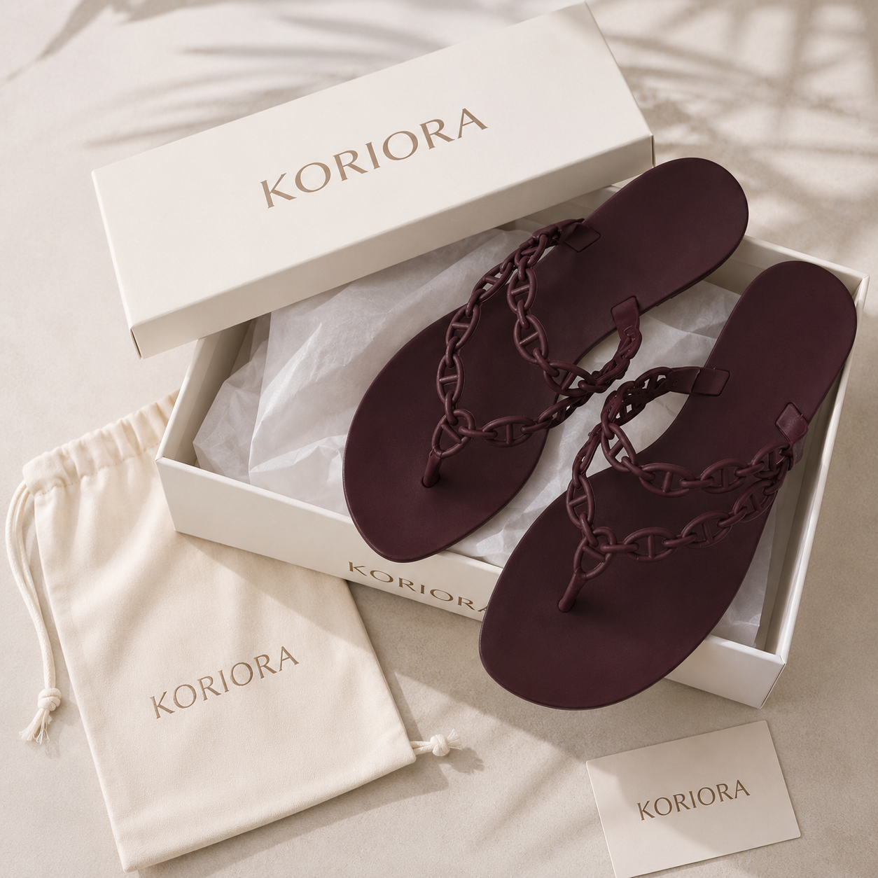 Koriora | Sandales Plates Entredoigt Riviera — Bride Chaîne Élégante & Confort Estival