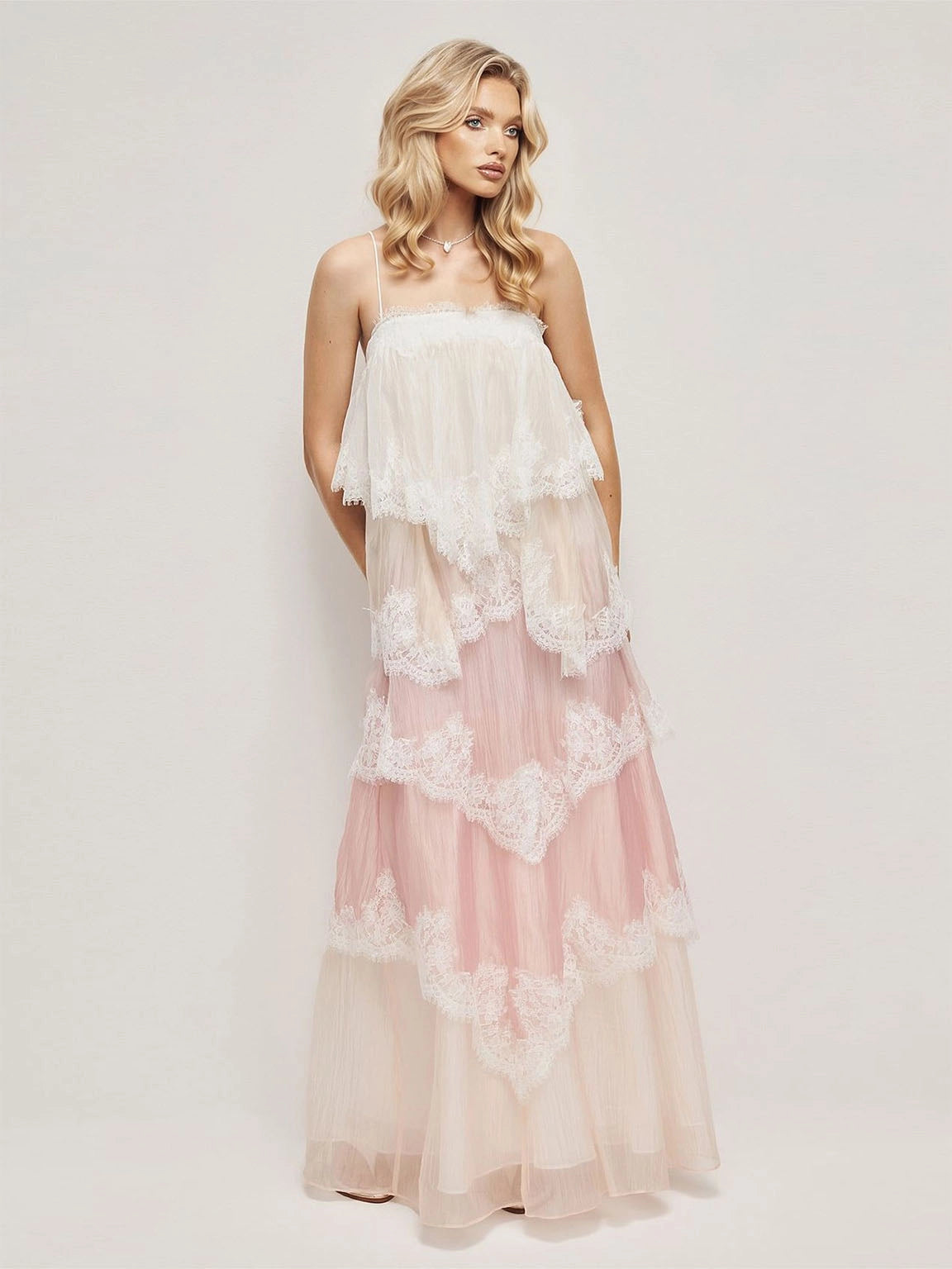 Koriora | Robe Longue Dentelle Romantique Flora — Chiffon & Broderie Florale