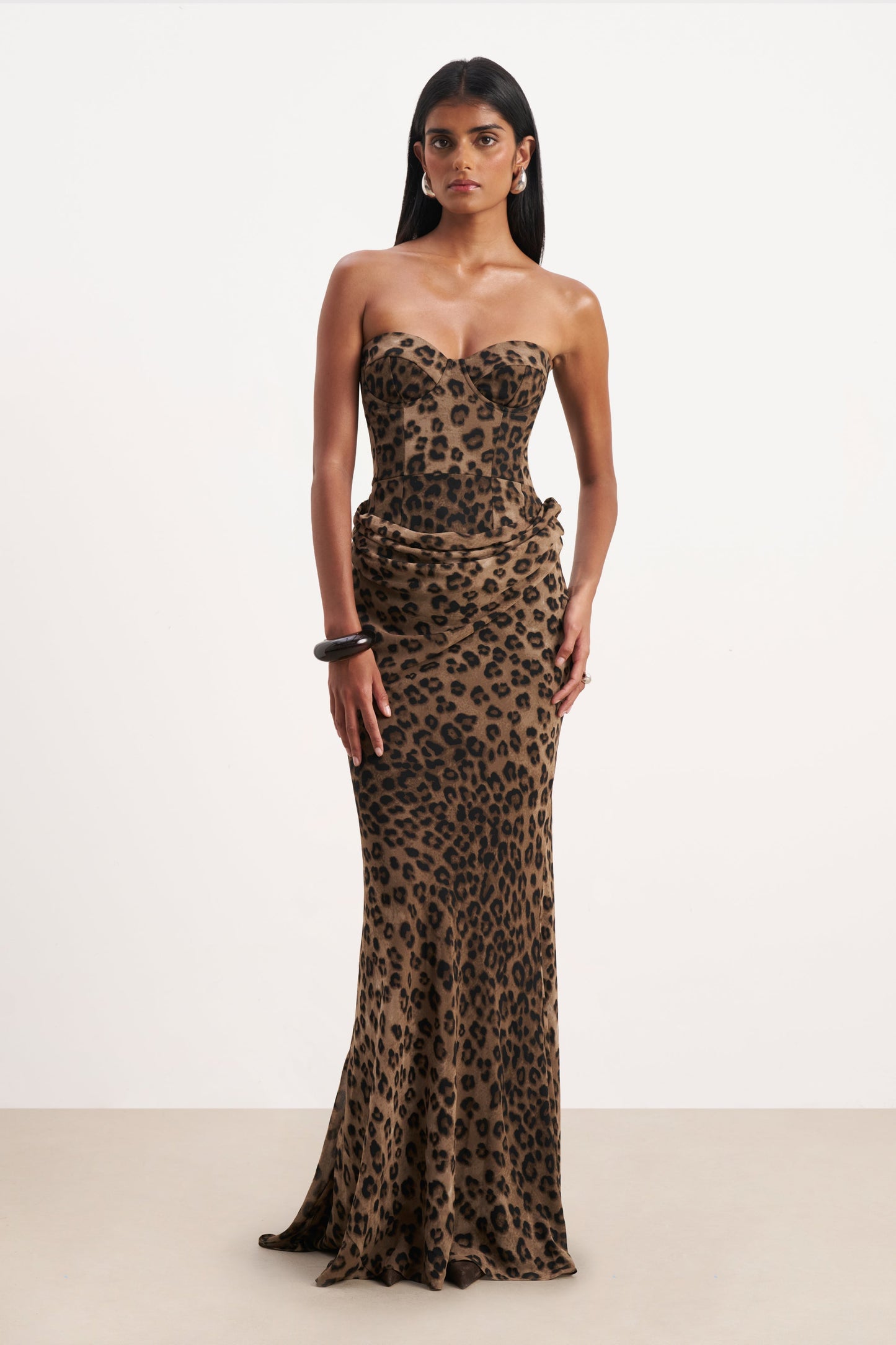 Koriora | Robe Maxi Léopard Chemaine — Corset Sculptant & Drapé Sweetheart