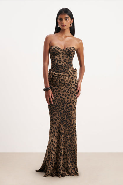 Koriora | Robe Maxi Léopard Chemaine — Corset Sculptant & Drapé Sweetheart