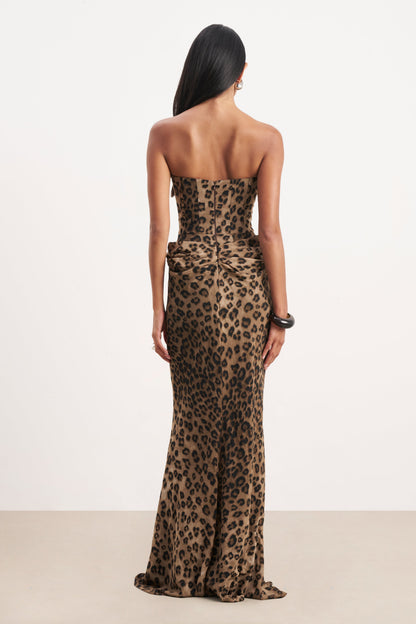 Koriora | Robe Maxi Léopard Chemaine — Corset Sculptant & Drapé Sweetheart