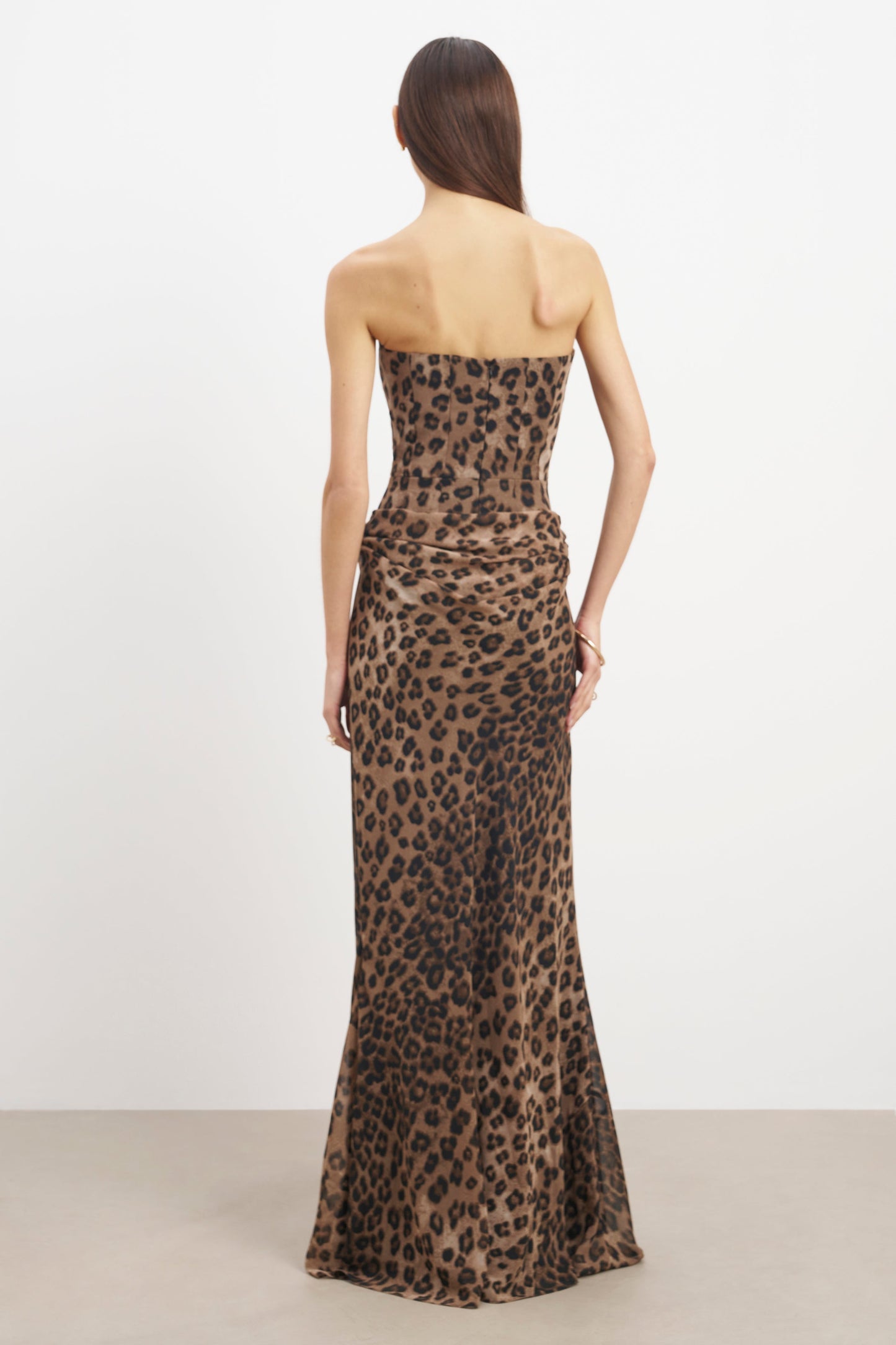 Koriora | Robe Maxi Léopard Chemaine — Corset Sculptant & Drapé Sweetheart