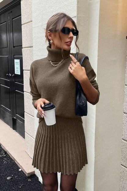 Koriora | Ensemble 2 Pièces Emily Chocolat — Col Roulé Oversize & Jupe Plissée Automne