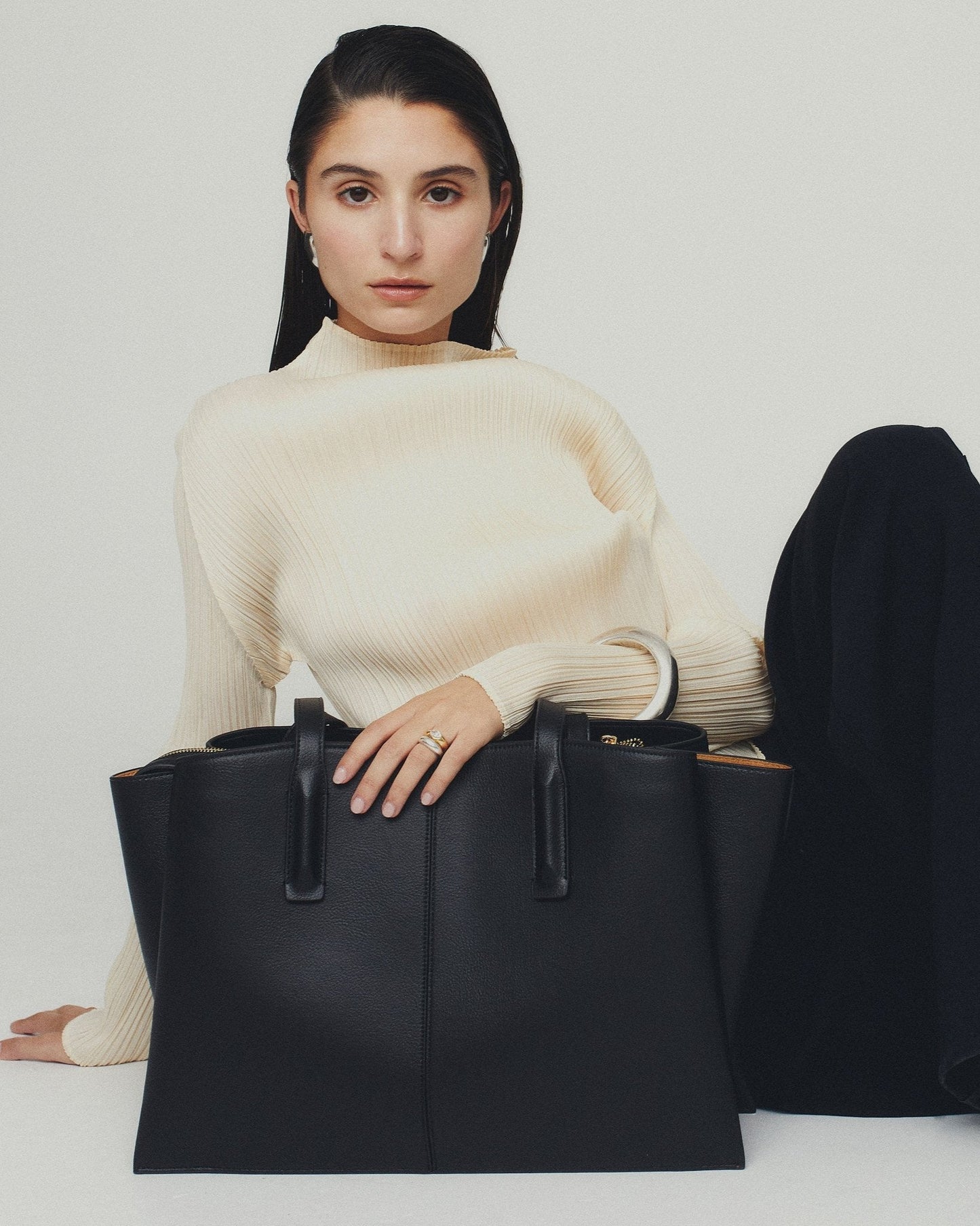 Koriora | Tote Bag Caroline — Design Intemporel & Élégance Fonctionnelle