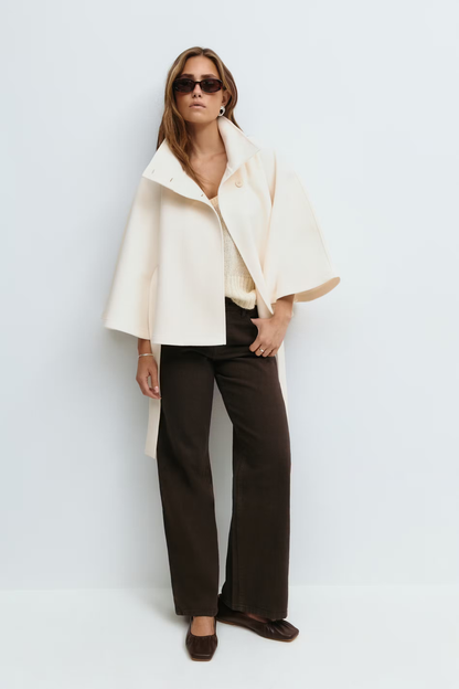 Koriora | Cape Loreza — Cape Femme Élégante & Manteau Mi-Saison Chic Intemporel