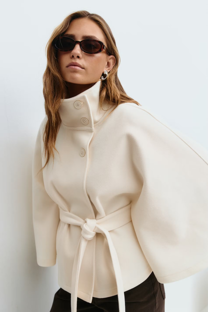Koriora | Cape Loreza — Cape Femme Élégante & Manteau Mi-Saison Chic Intemporel