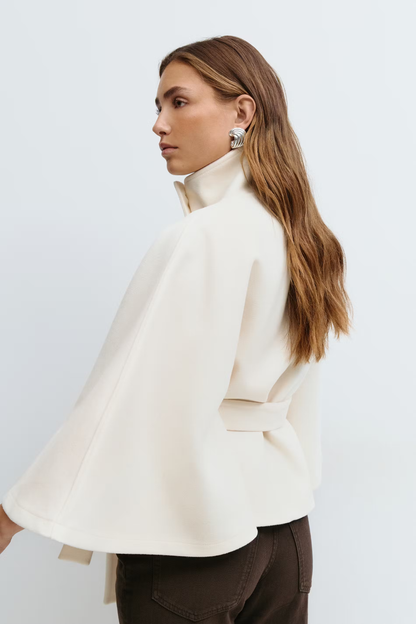 Koriora | Cape Loreza — Cape Femme Élégante & Manteau Mi-Saison Chic Intemporel