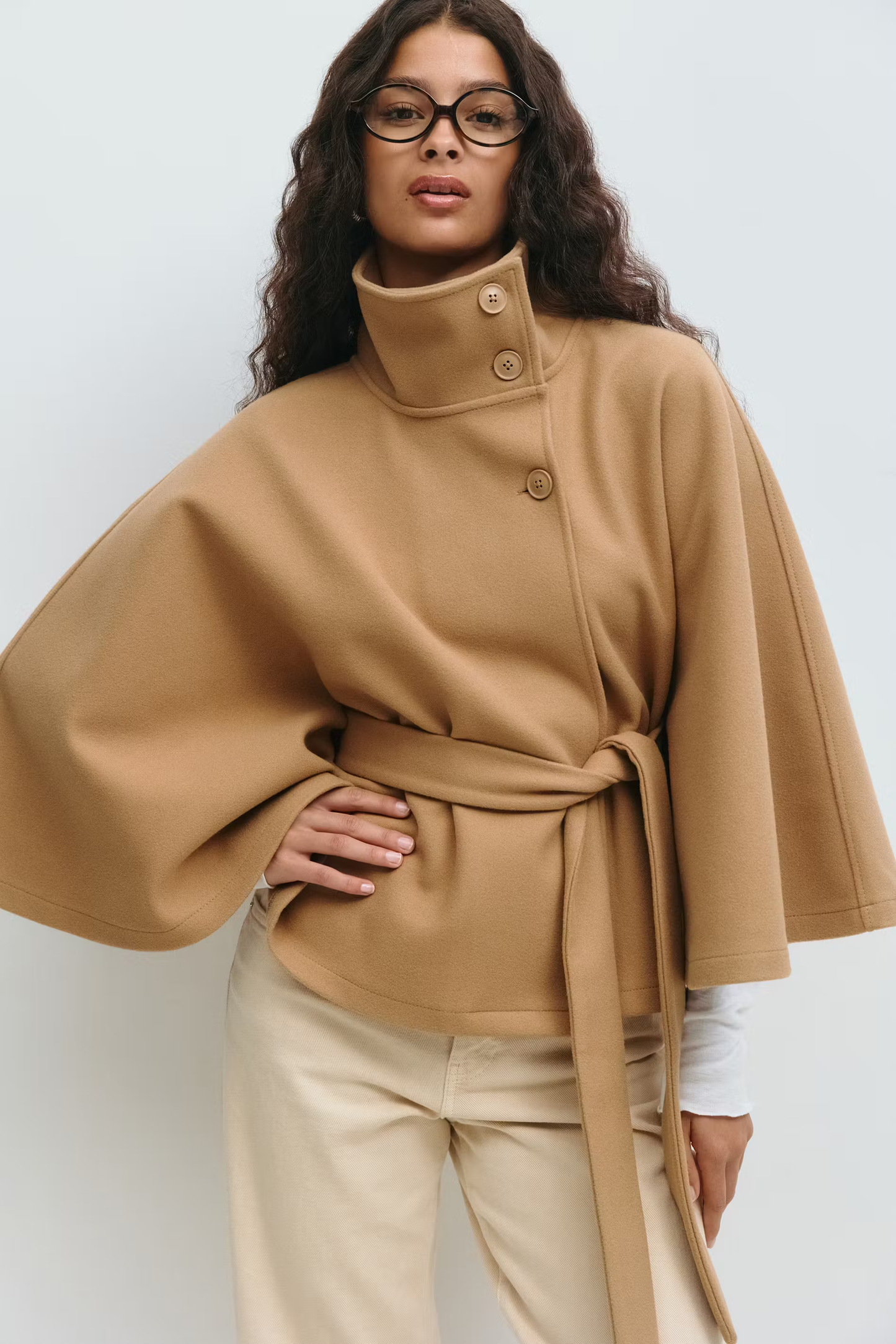 Koriora | Cape Loreza — Cape Femme Élégante & Manteau Mi-Saison Chic Intemporel