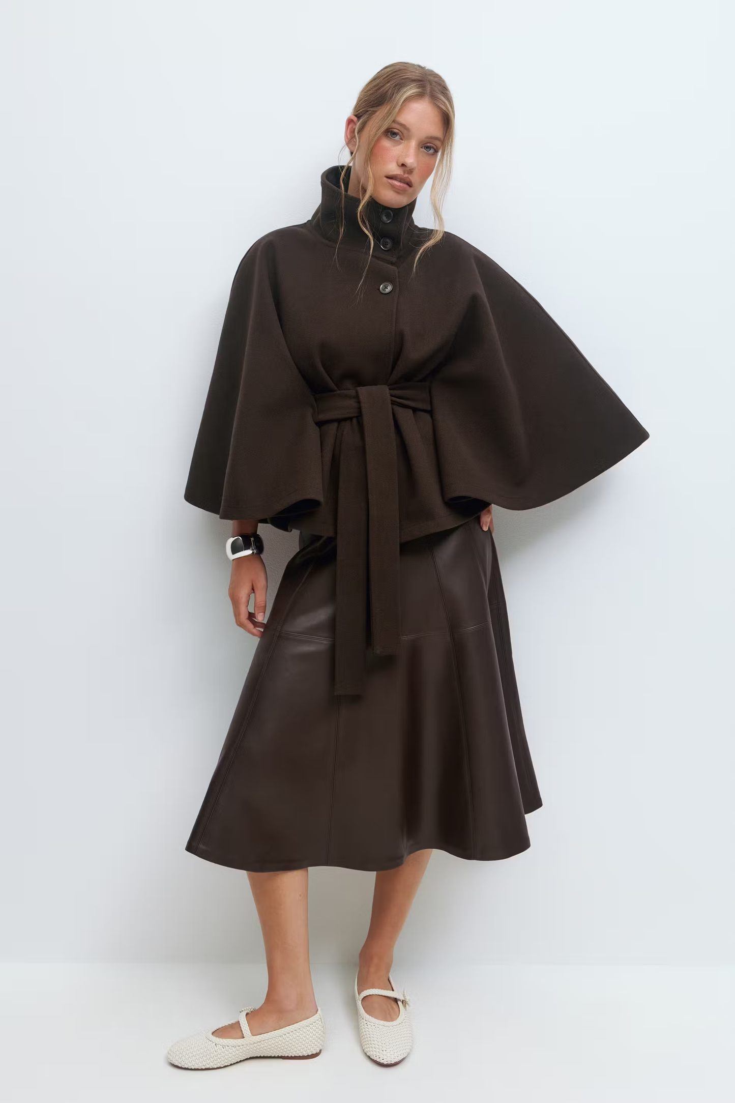 Koriora | Cape Loreza — Cape Femme Élégante & Manteau Mi-Saison Chic Intemporel