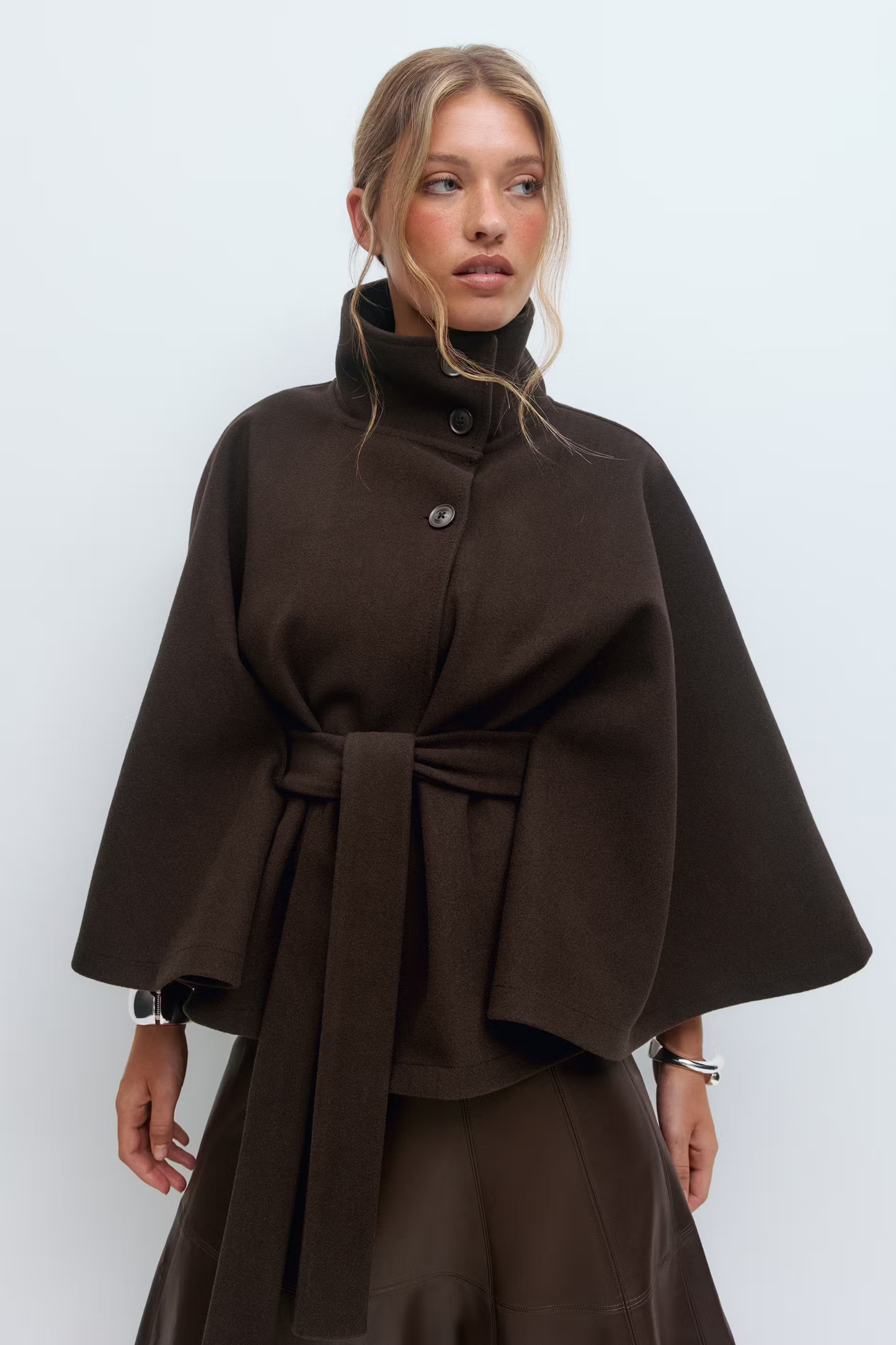 Koriora | Cape Loreza — Cape Femme Élégante & Manteau Mi-Saison Chic Intemporel