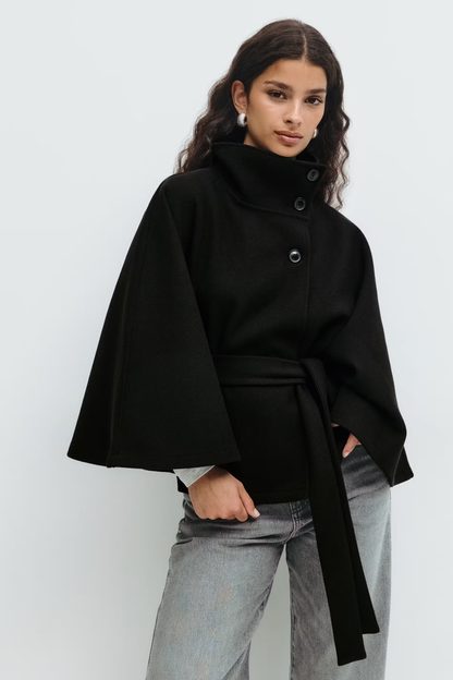 Koriora | Cape Loreza — Cape Femme Élégante & Manteau Mi-Saison Chic Intemporel