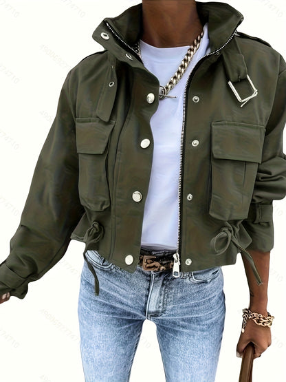 Veste Femme Courte Style Cargo – Col Montant, Poches & Taille Ajustable