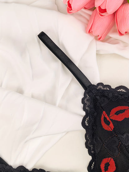 Koriora | Lot de 4 Ensembles Lingerie Dentelle Romantique — Soutien-Gorge & Culotte Taille Basse Cœurs & Lèvres