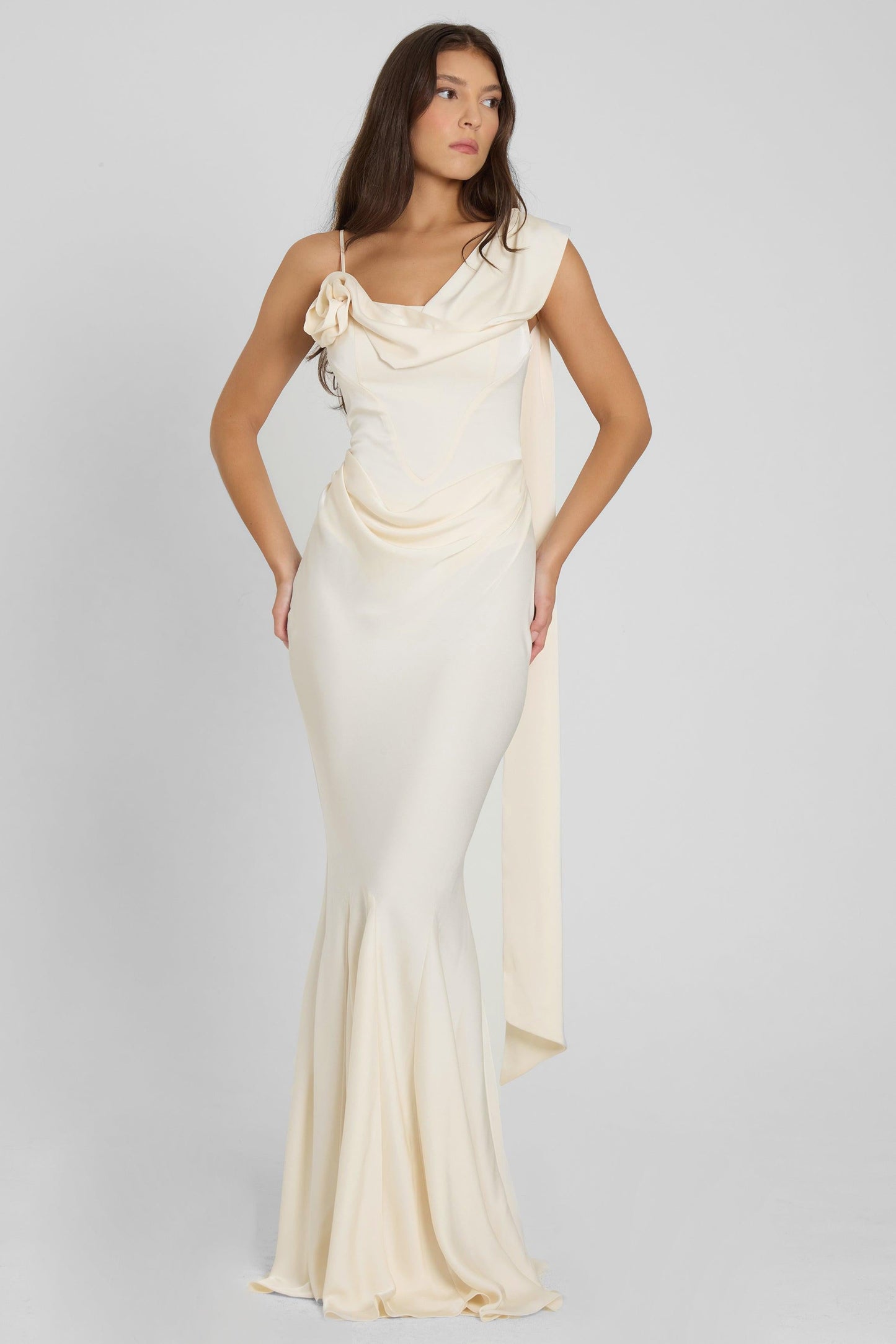 Koriora | Robe Maxi Céline — Corset Satiné & Rosette Épaule Romantique