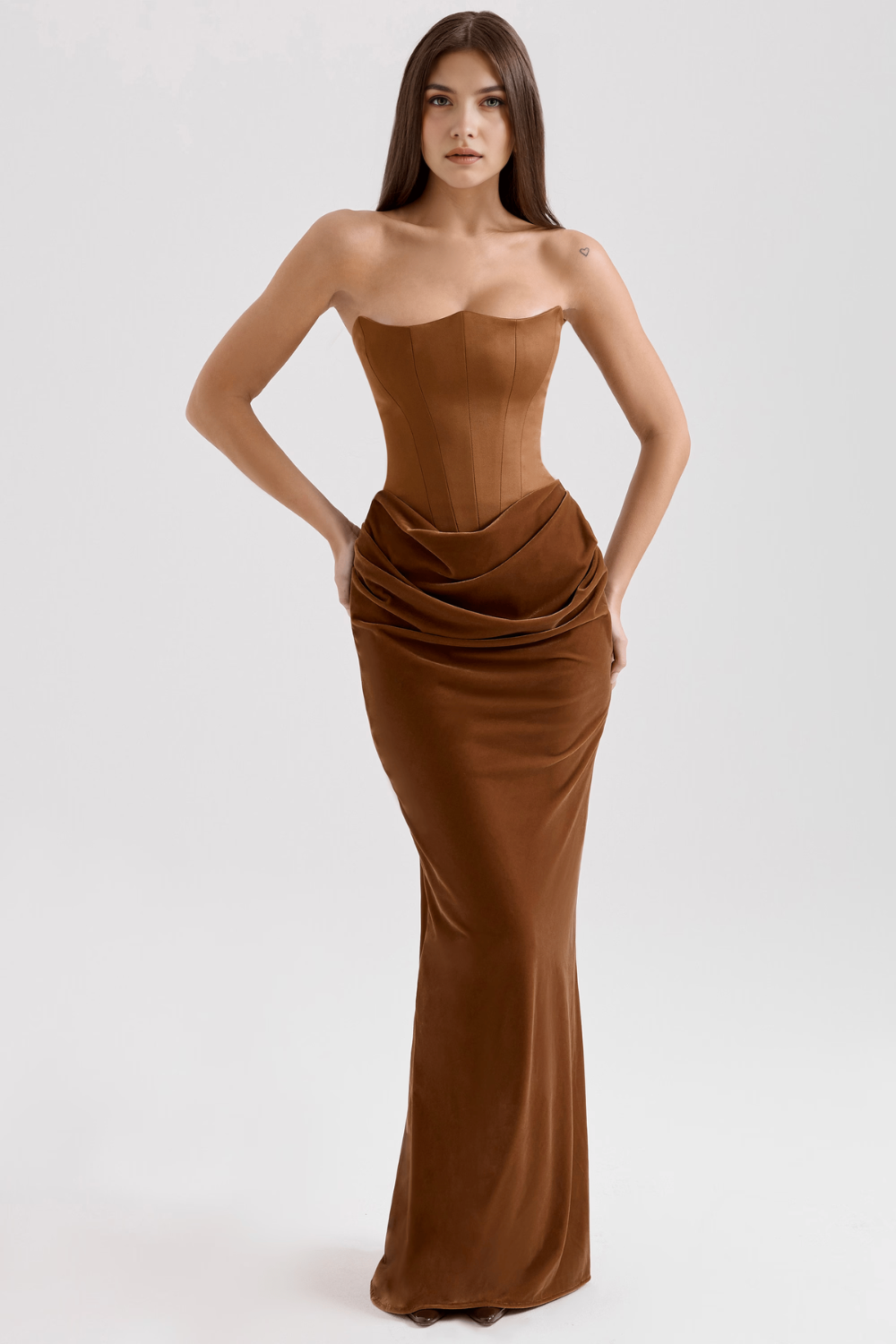 Koriora | Robe Maxi Satinée Serene — Bustier Élégant & Drapé Taille Vert Menthe