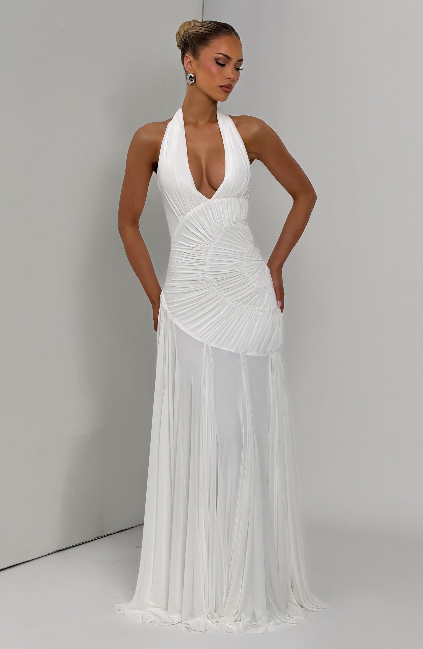 Koriora | Robe Maxi Halter Lise — Drapé Asymétrique & Mesh Premium