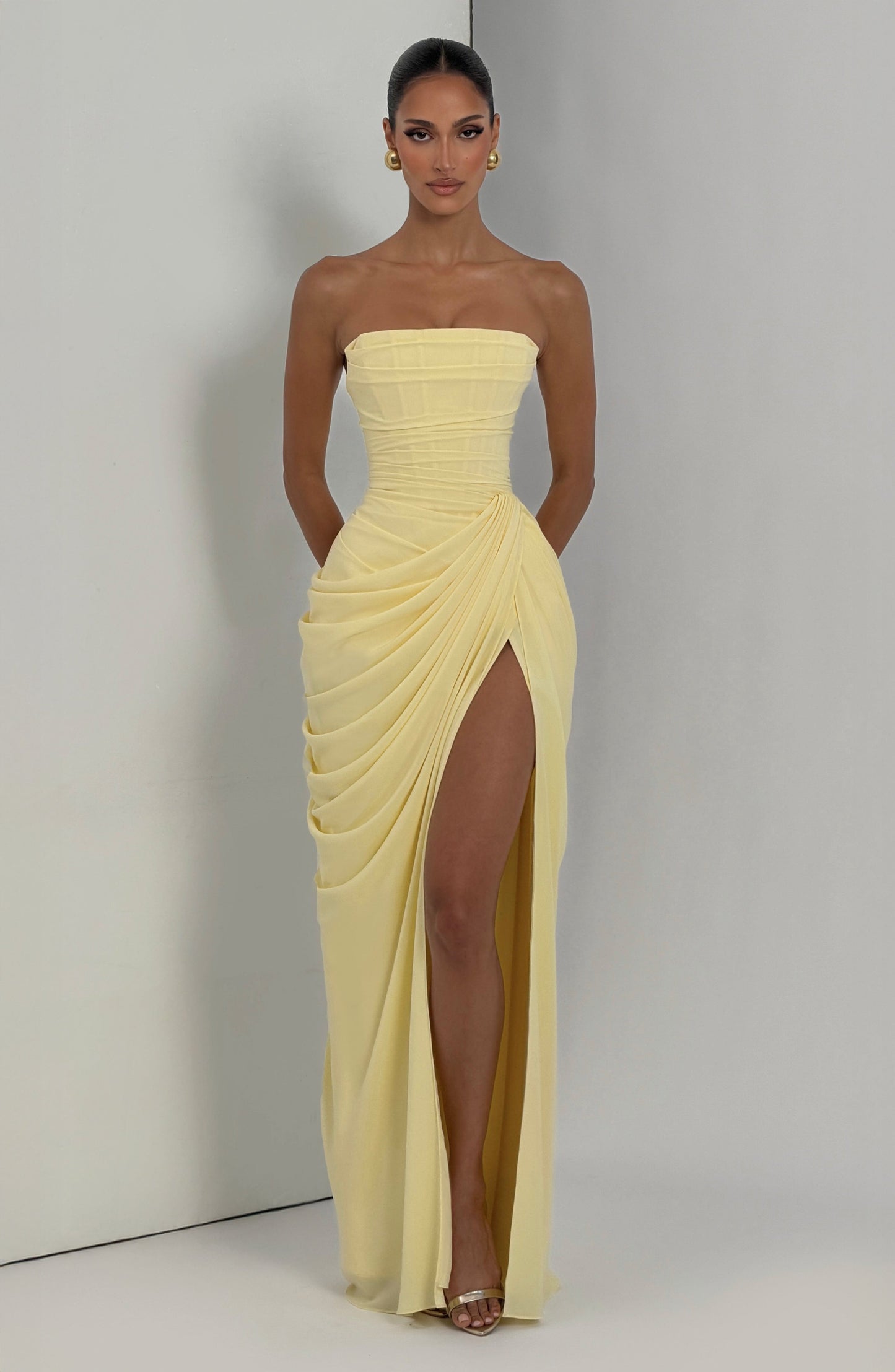 Koriora | Robe Maxi Bustier Lois — Corset Sculpté & Fente Haute Chiffon