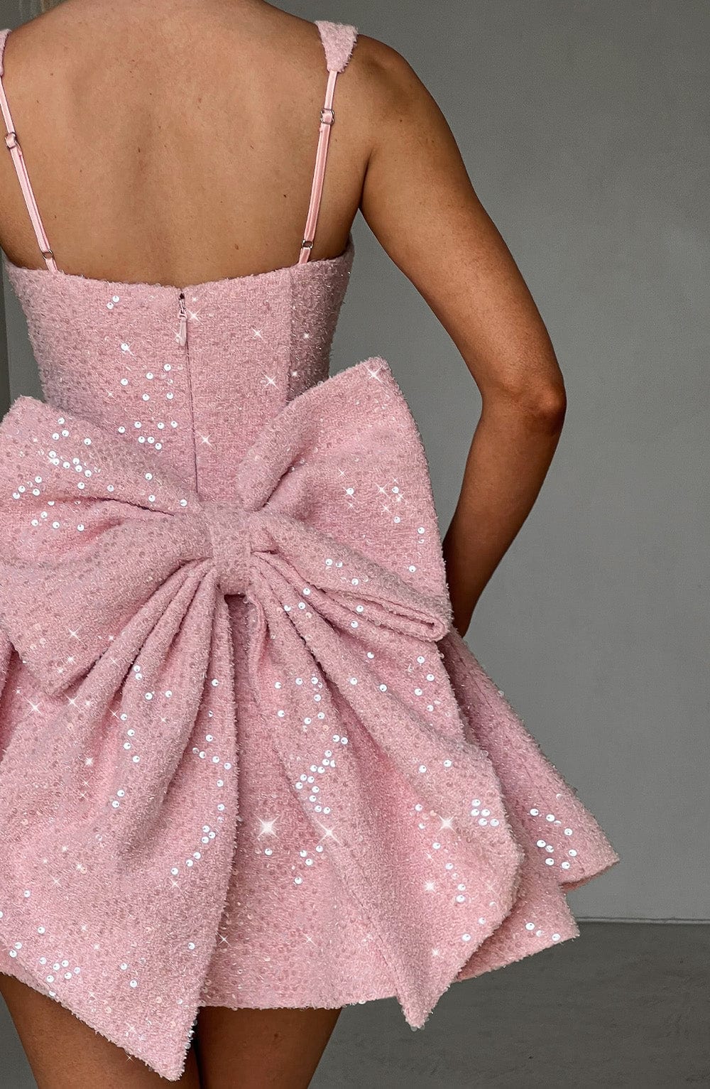 Koriora | Robe Mini Blanche Pailletée à Nœud Élégante Dorothy