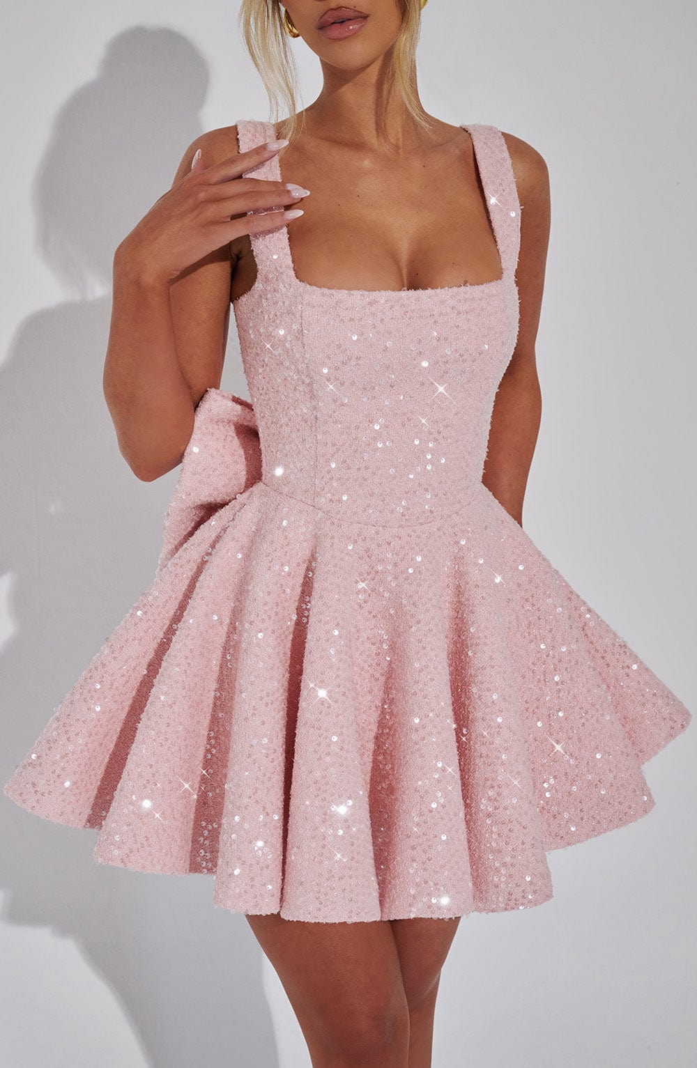 Koriora | Robe Mini Blanche Pailletée à Nœud Élégante Dorothy
