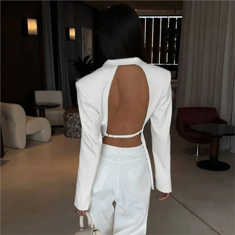 Koriora | Blazer Elure Blanc — Dos Ouvert Sensuel & Coupe Féminine Élégante