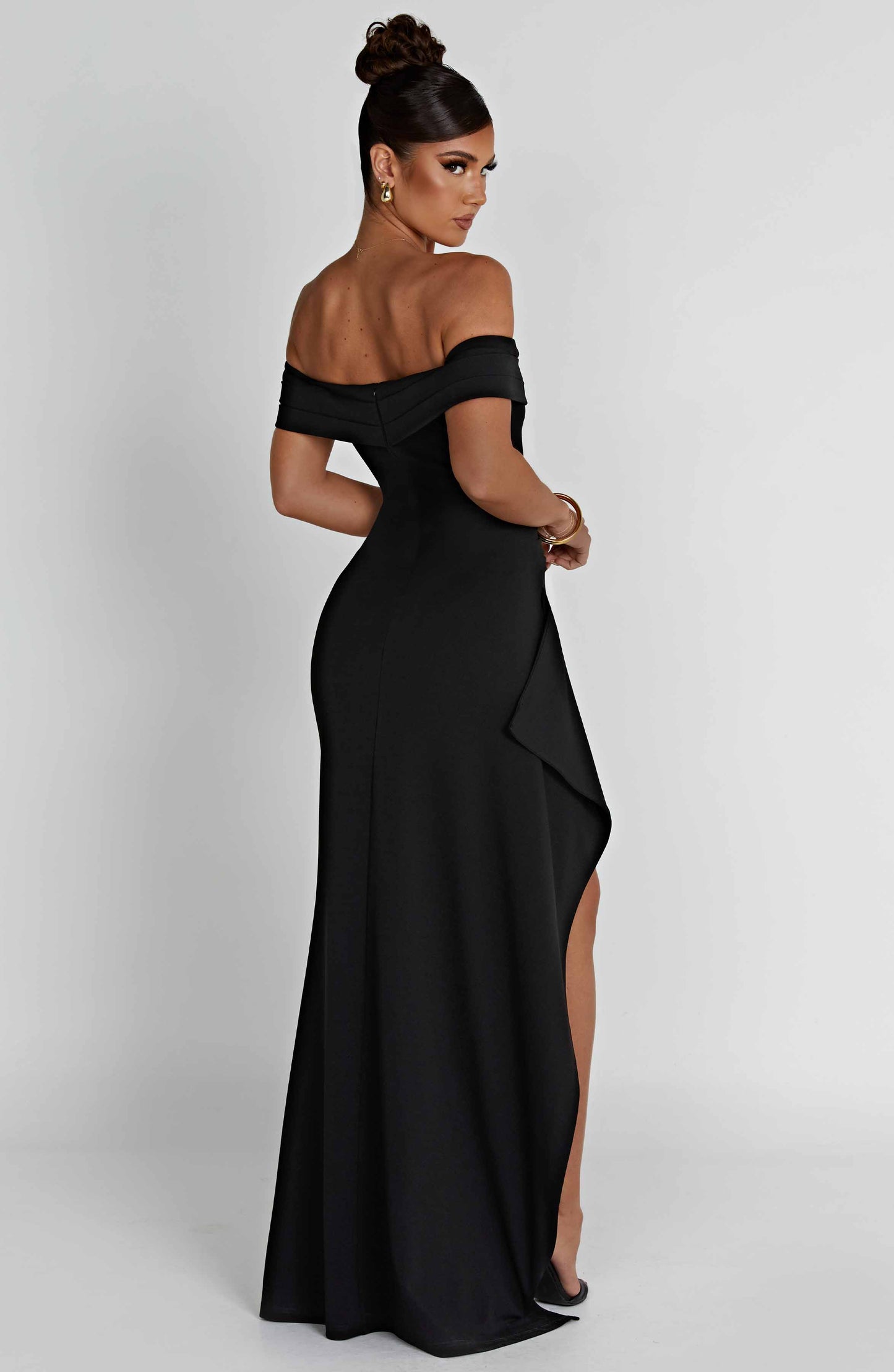 Koriora | Robe Maxi Pailletée Kelly — Bardot Élégant & Fente Haute Glamour