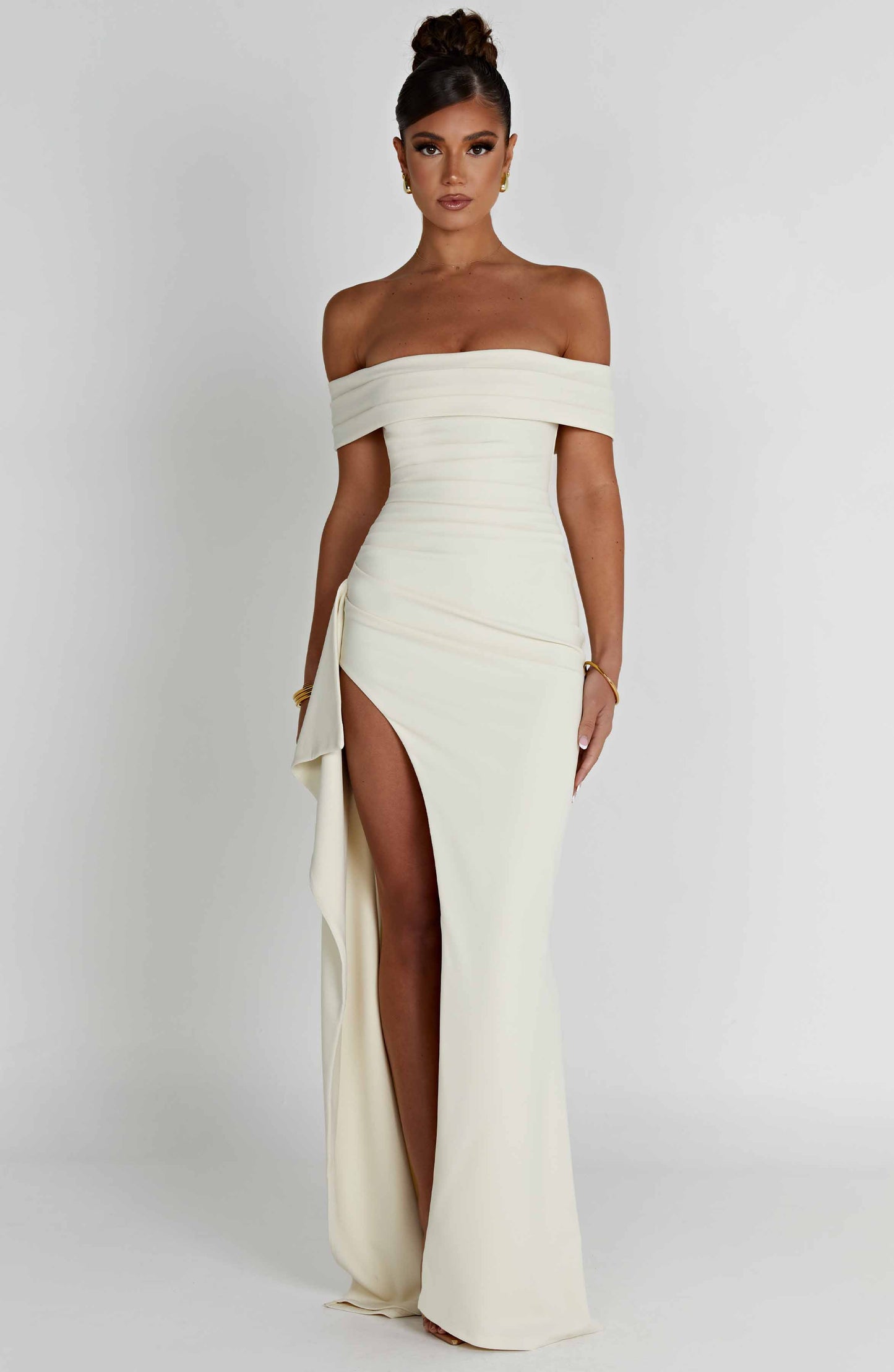 Koriora | Robe Maxi Pailletée Kelly — Bardot Élégant & Fente Haute Glamour