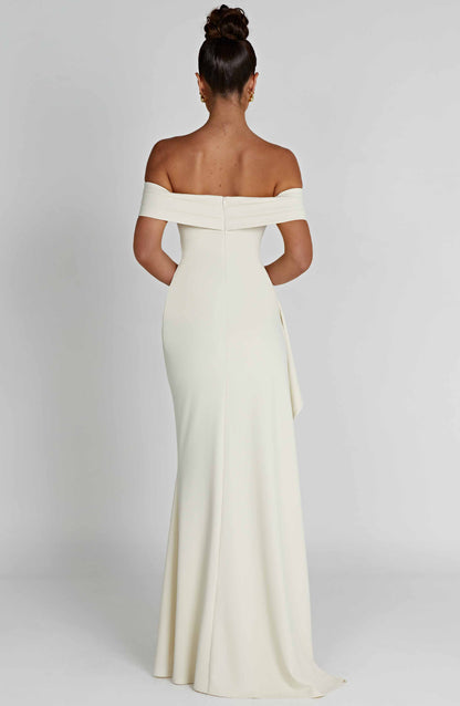 Koriora | Robe Maxi Pailletée Kelly — Bardot Élégant & Fente Haute Glamour