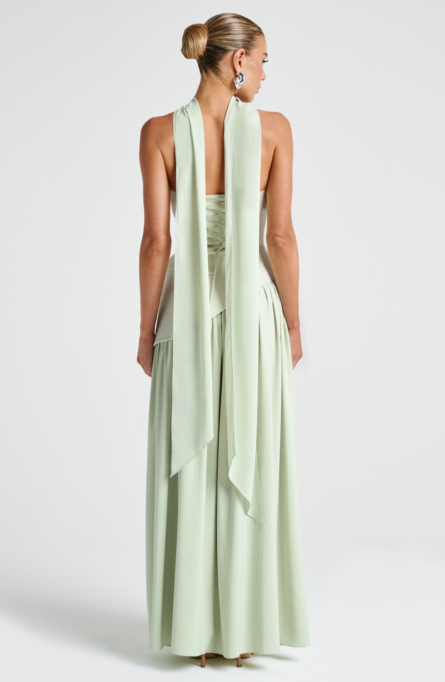 Koriora | Robe longue fendue satinée Twilight Bloom