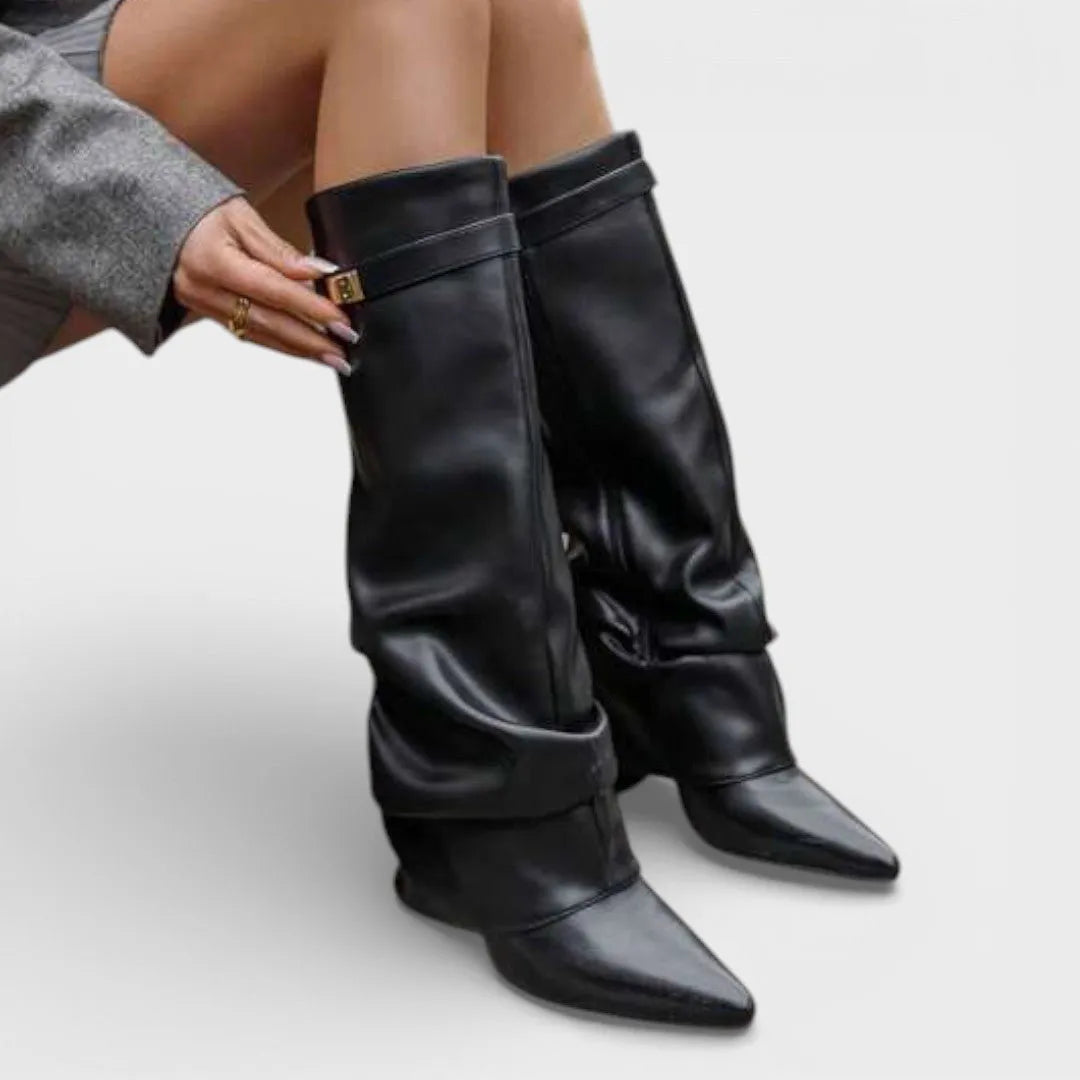 Bottes Femme à Bout Pointu & Boucle – Talon Bloc Bas et Tige Plissée