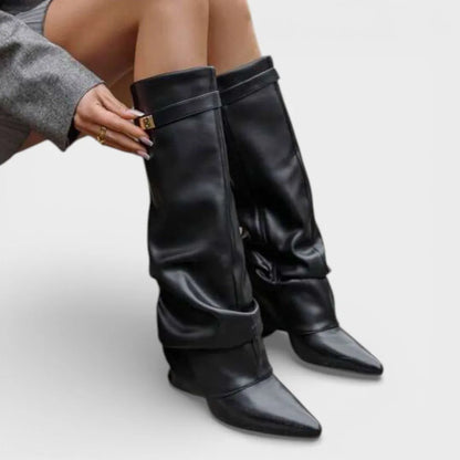 Bottes Femme à Bout Pointu & Boucle – Talon Bloc Bas et Tige Plissée
