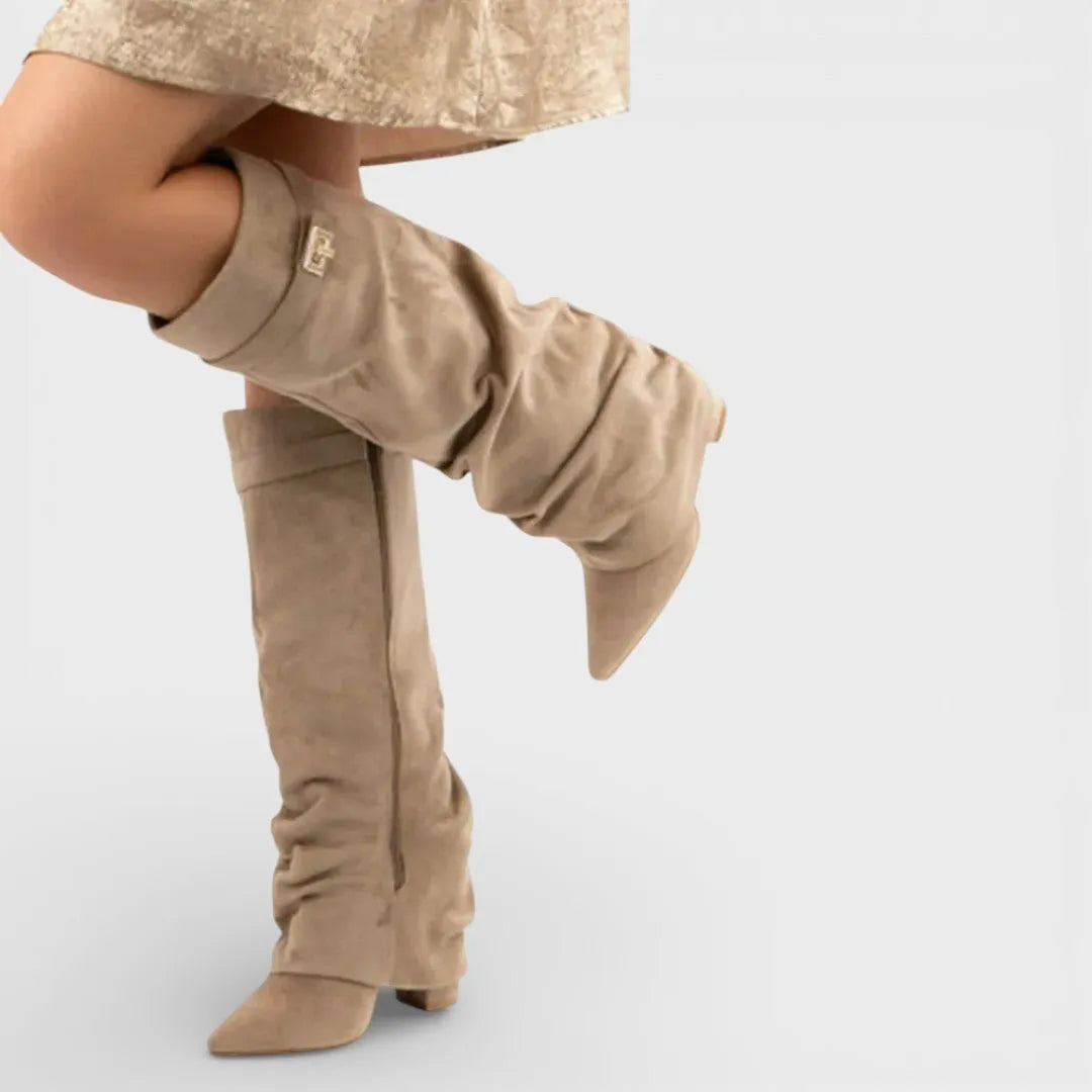 Bottes Femme à Bout Pointu & Boucle – Talon Bloc Bas et Tige Plissée