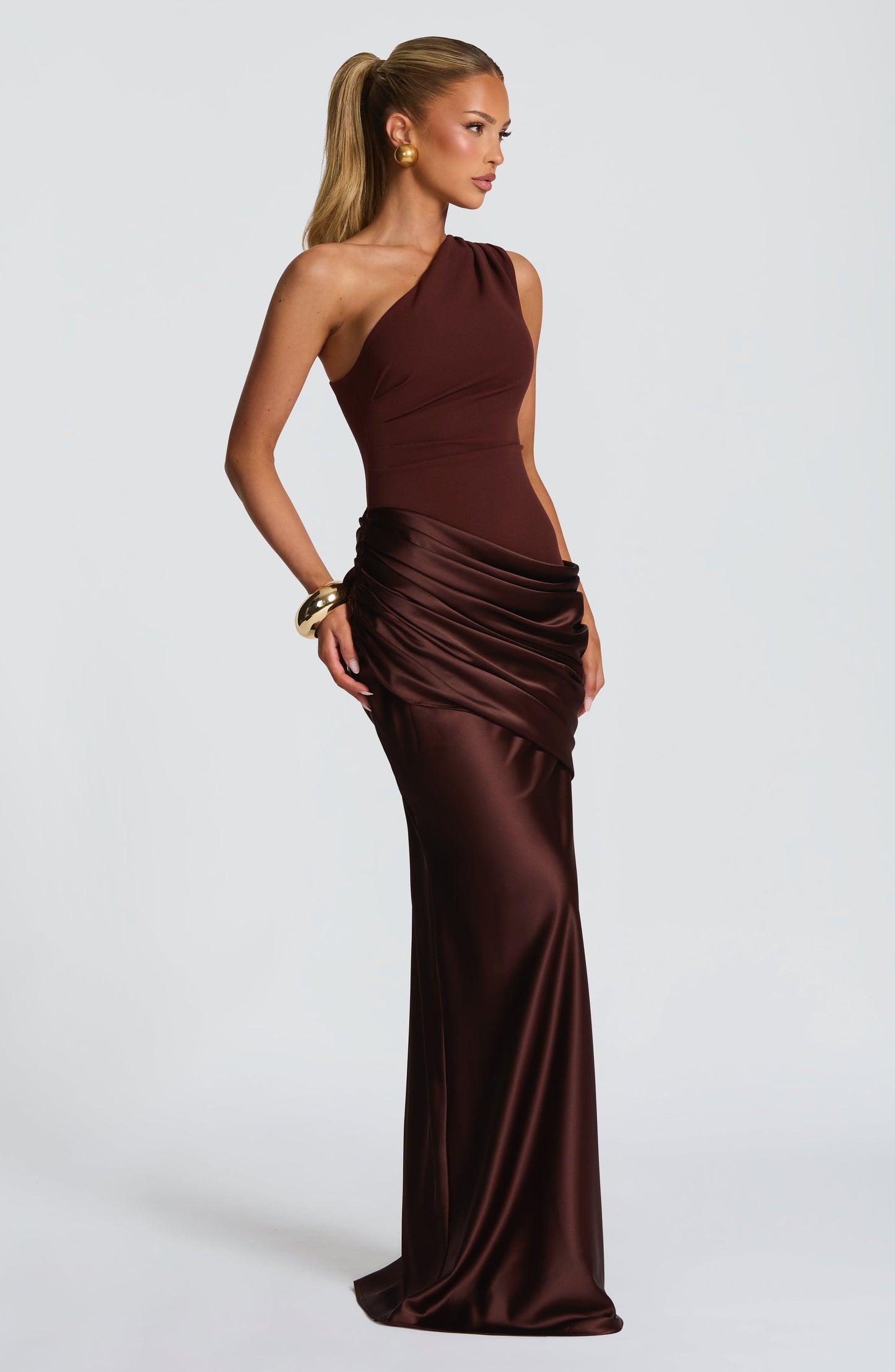 Koriora | Robe longue asymétrique Abbey