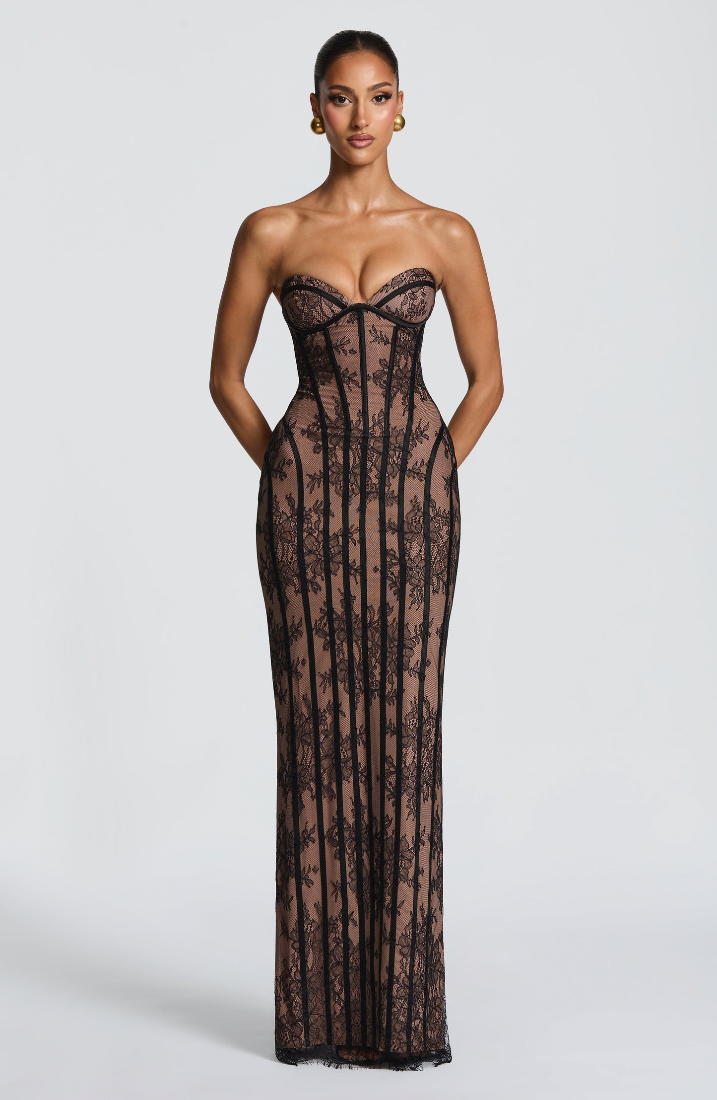 Koriora | Robe Maxi Mina — Corset Dentelle & Colonne Élégante Dos Lacé