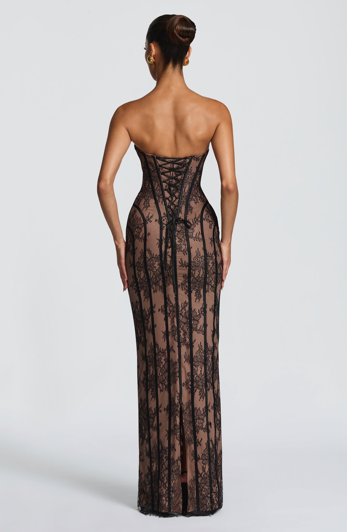 Koriora | Robe Maxi Mina — Corset Dentelle & Colonne Élégante Dos Lacé