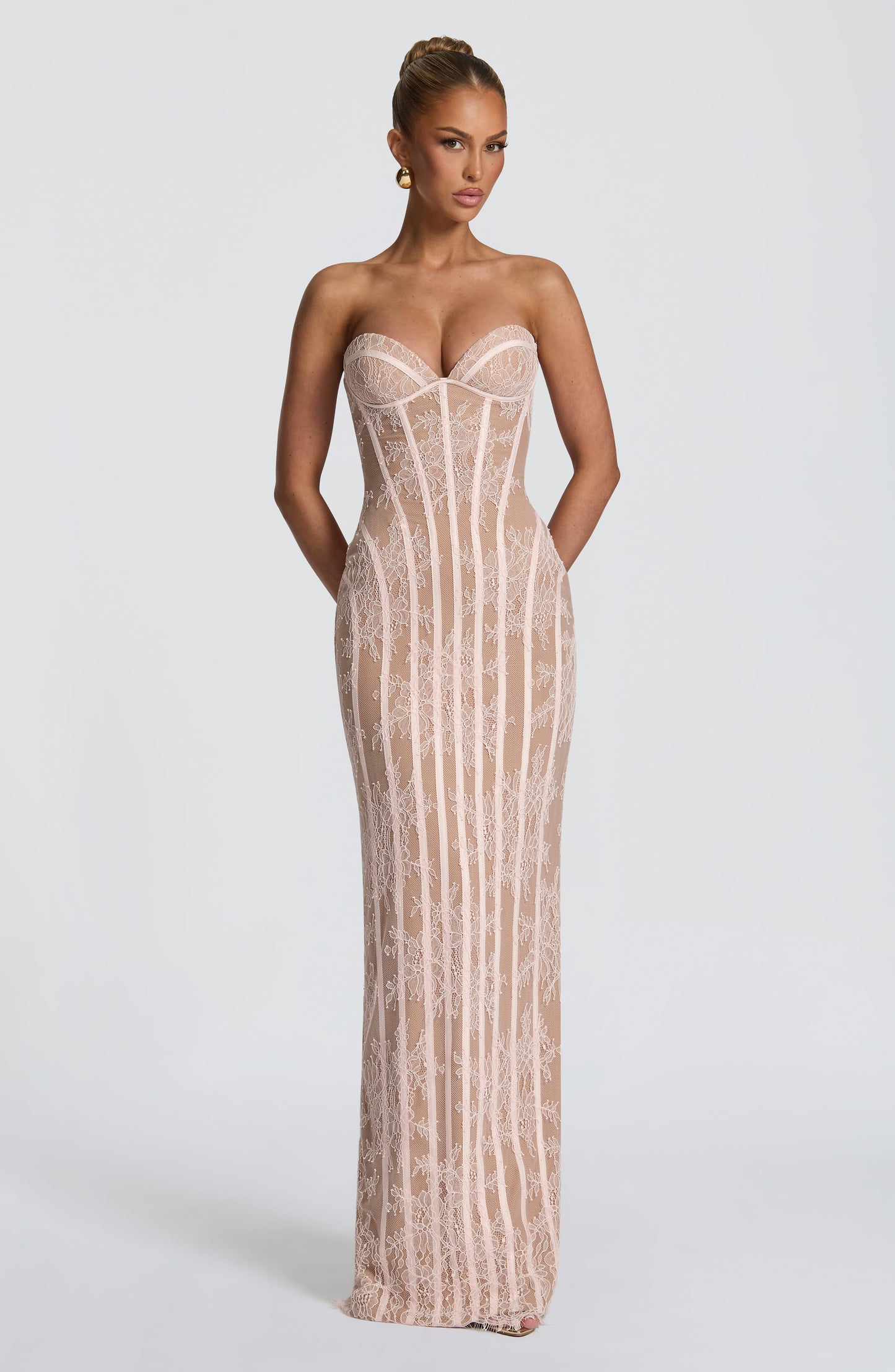 Koriora | Robe Maxi Mina — Corset Dentelle & Colonne Élégante Dos Lacé