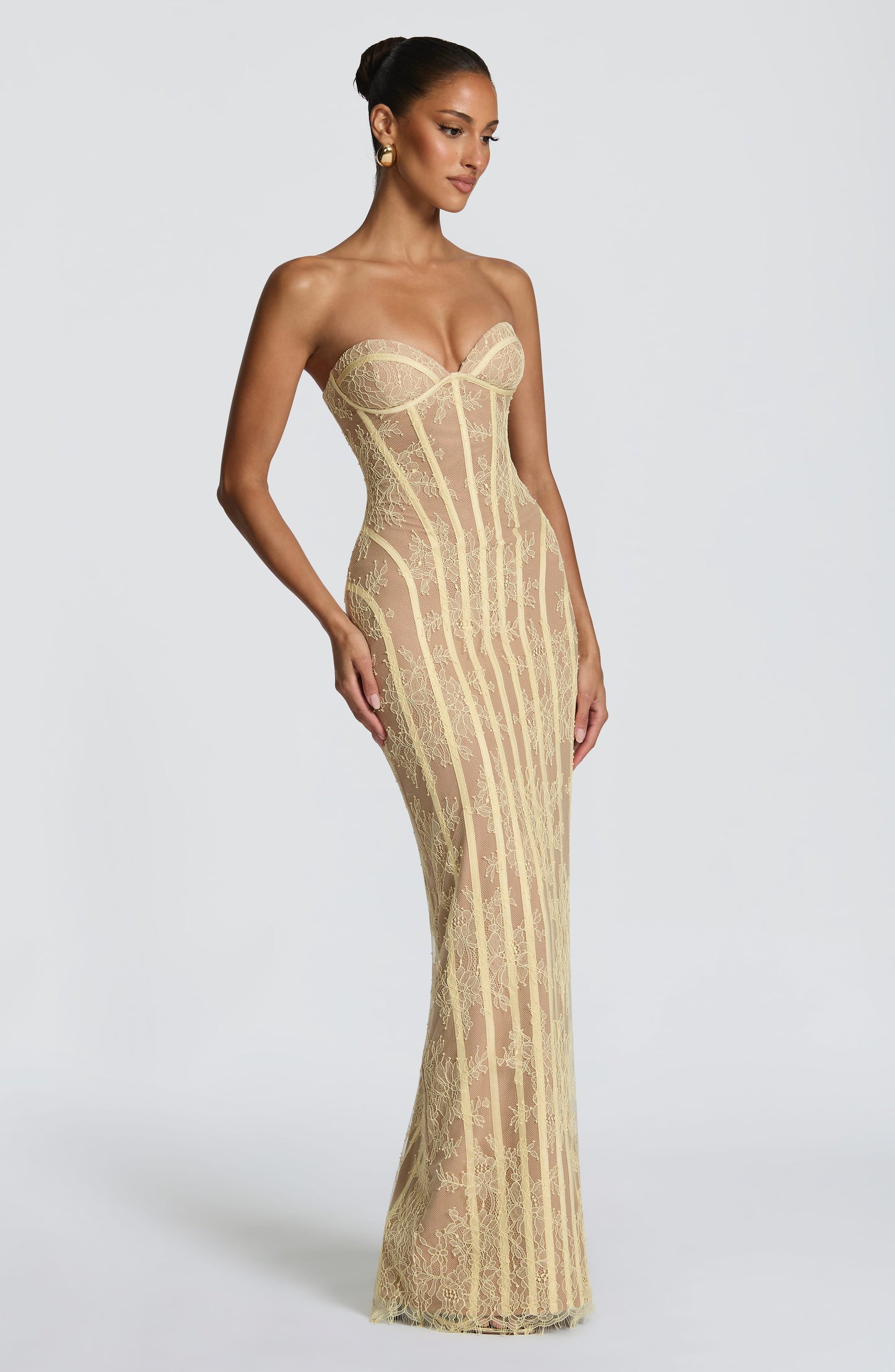 Koriora | Robe Maxi Mina — Corset Dentelle & Colonne Élégante Dos Lacé