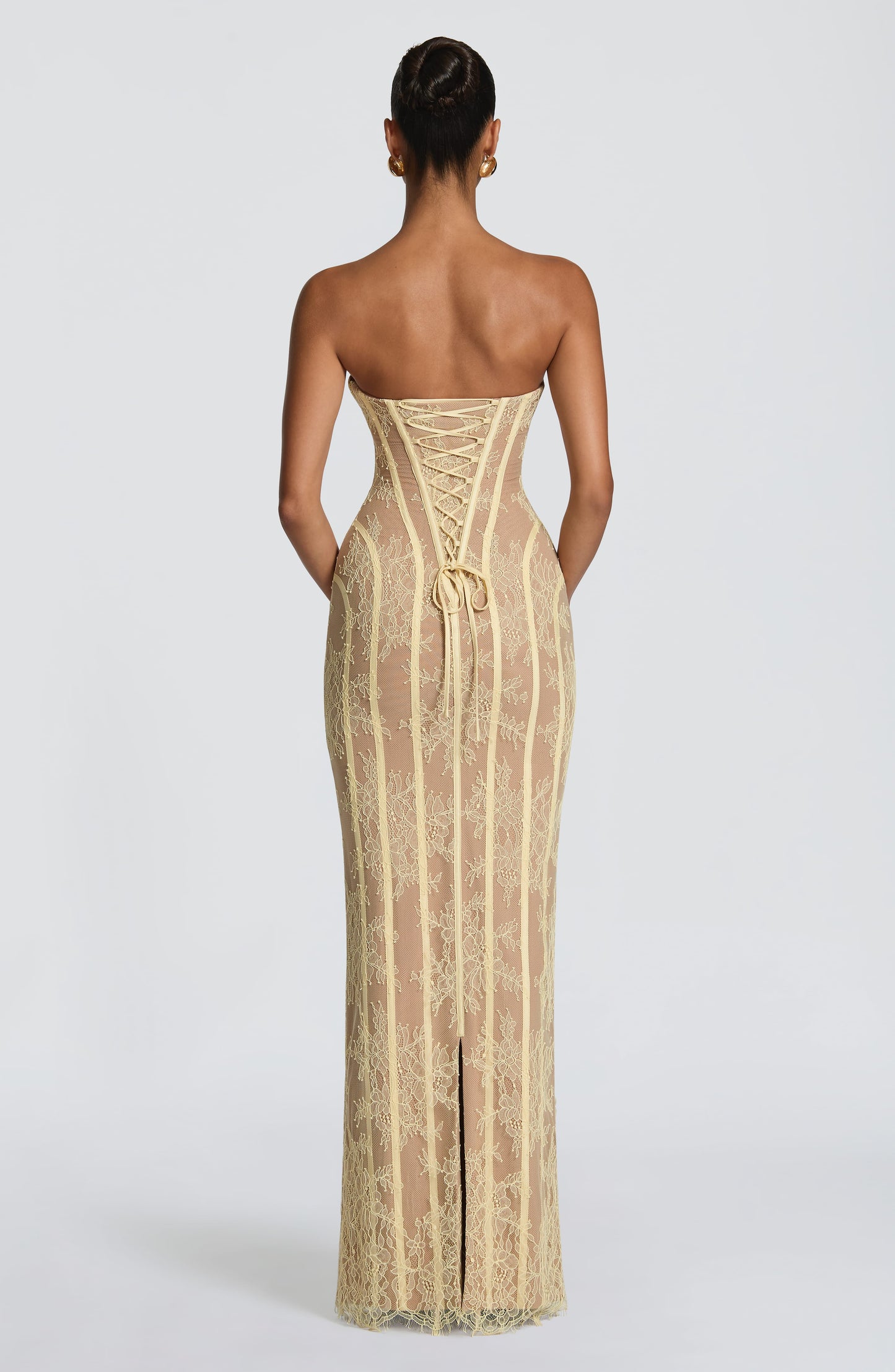 Koriora | Robe Maxi Mina — Corset Dentelle & Colonne Élégante Dos Lacé
