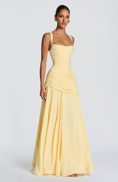 Koriora| Robe Longue Élégante Drapée Jaune Destiny