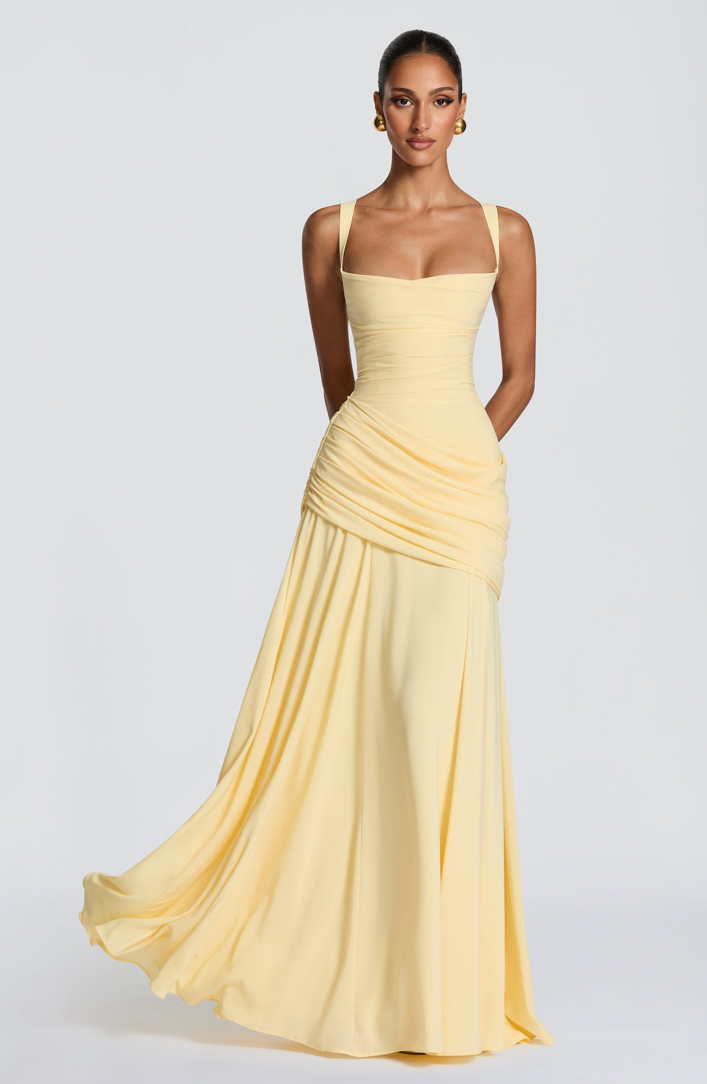Koriora| Robe Longue Élégante Drapée Jaune Destiny