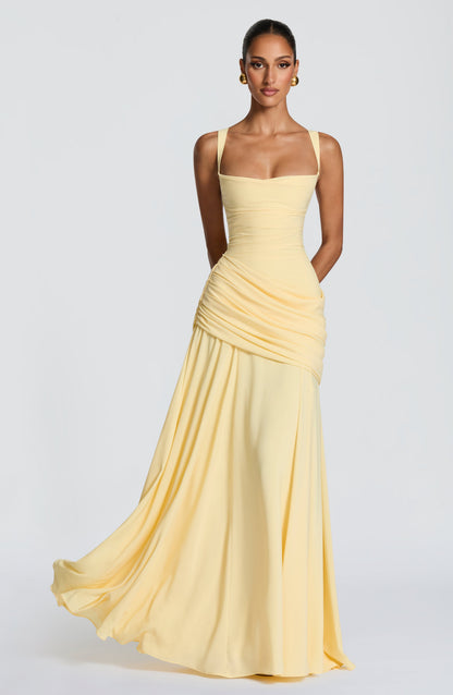 Koriora| Robe Longue Élégante Drapée Jaune Destiny